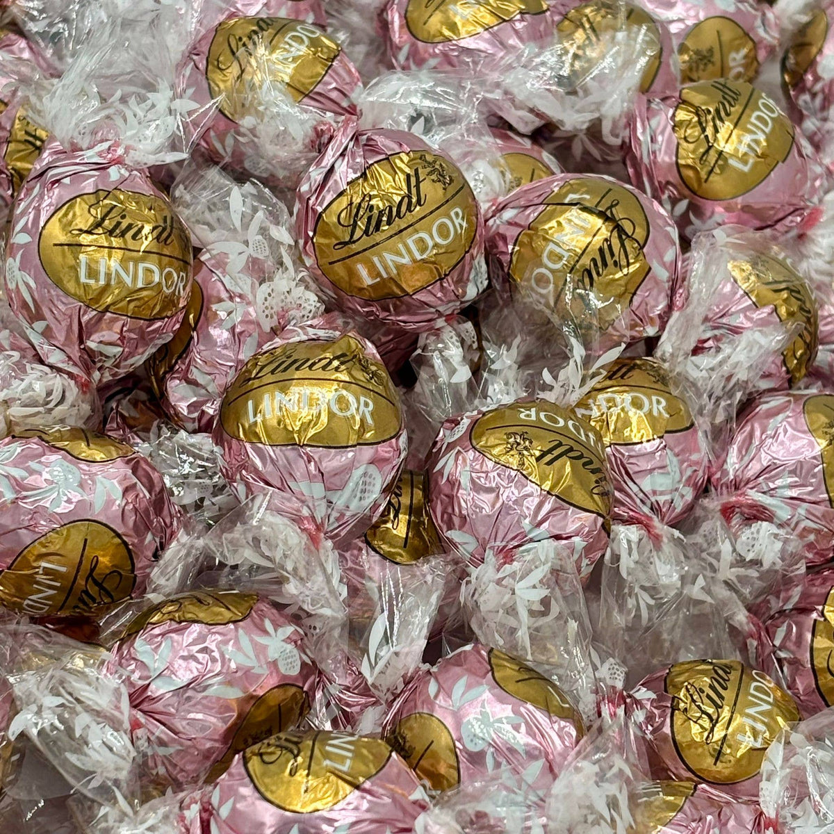 Lindt LINDOR Neapolitan White Chocolate Truffles – Bulk Bag