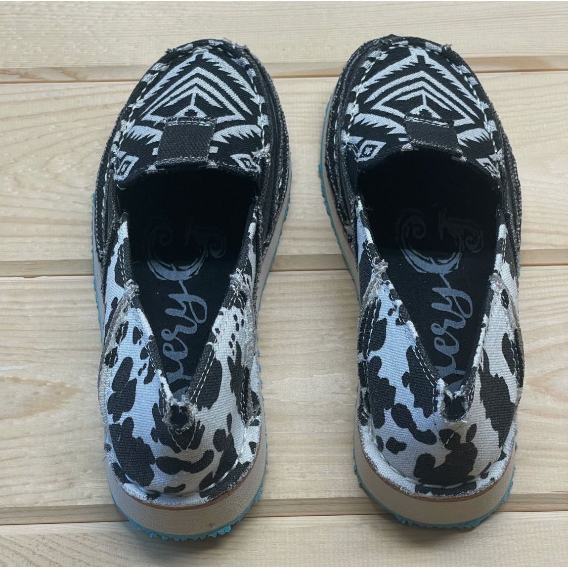 Very G Jen White and Black Slip-On