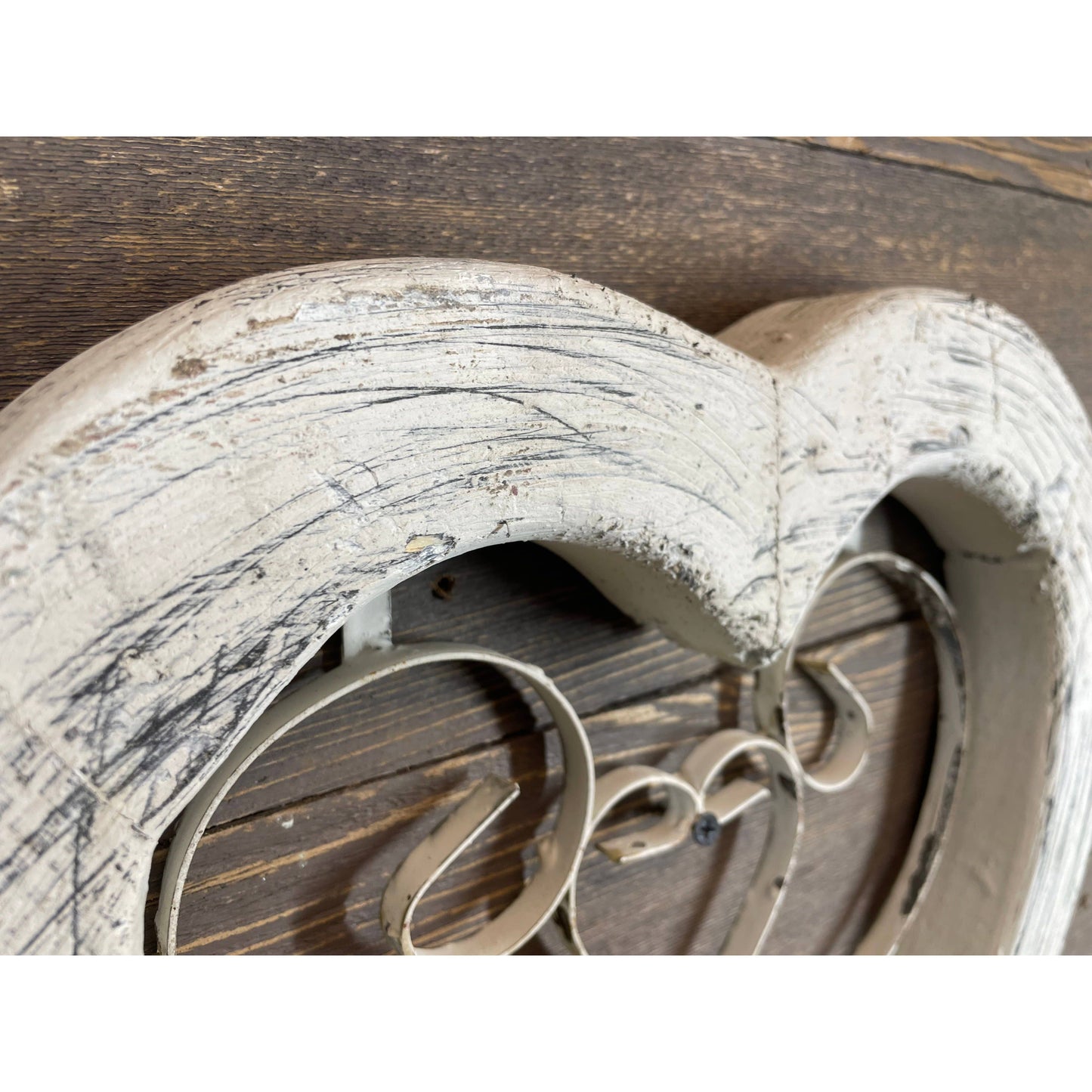 Farm Heart 13 in Wood & Iron Vintage White