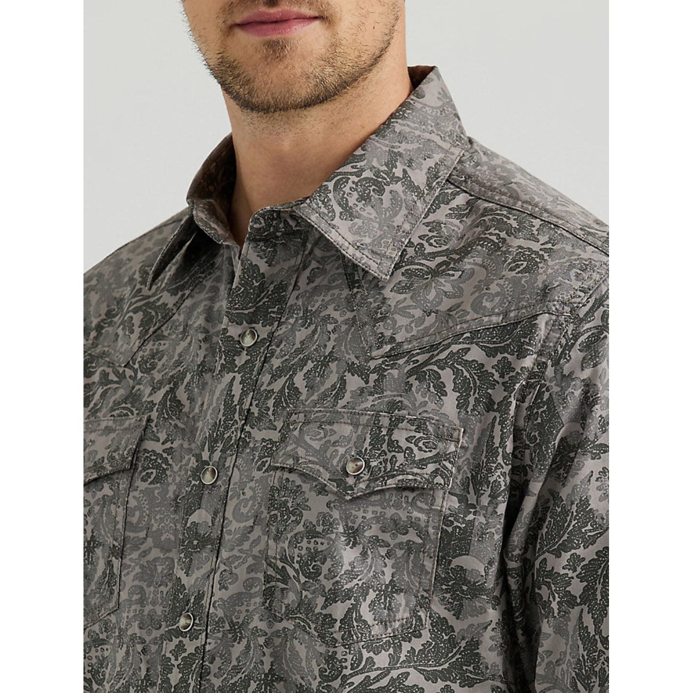 WRANGLER® Men’s RETRO® PREMIUM LONG SLEEVE WESTERN SNAP PRINTED SHIRT IN DAMASK GRAY