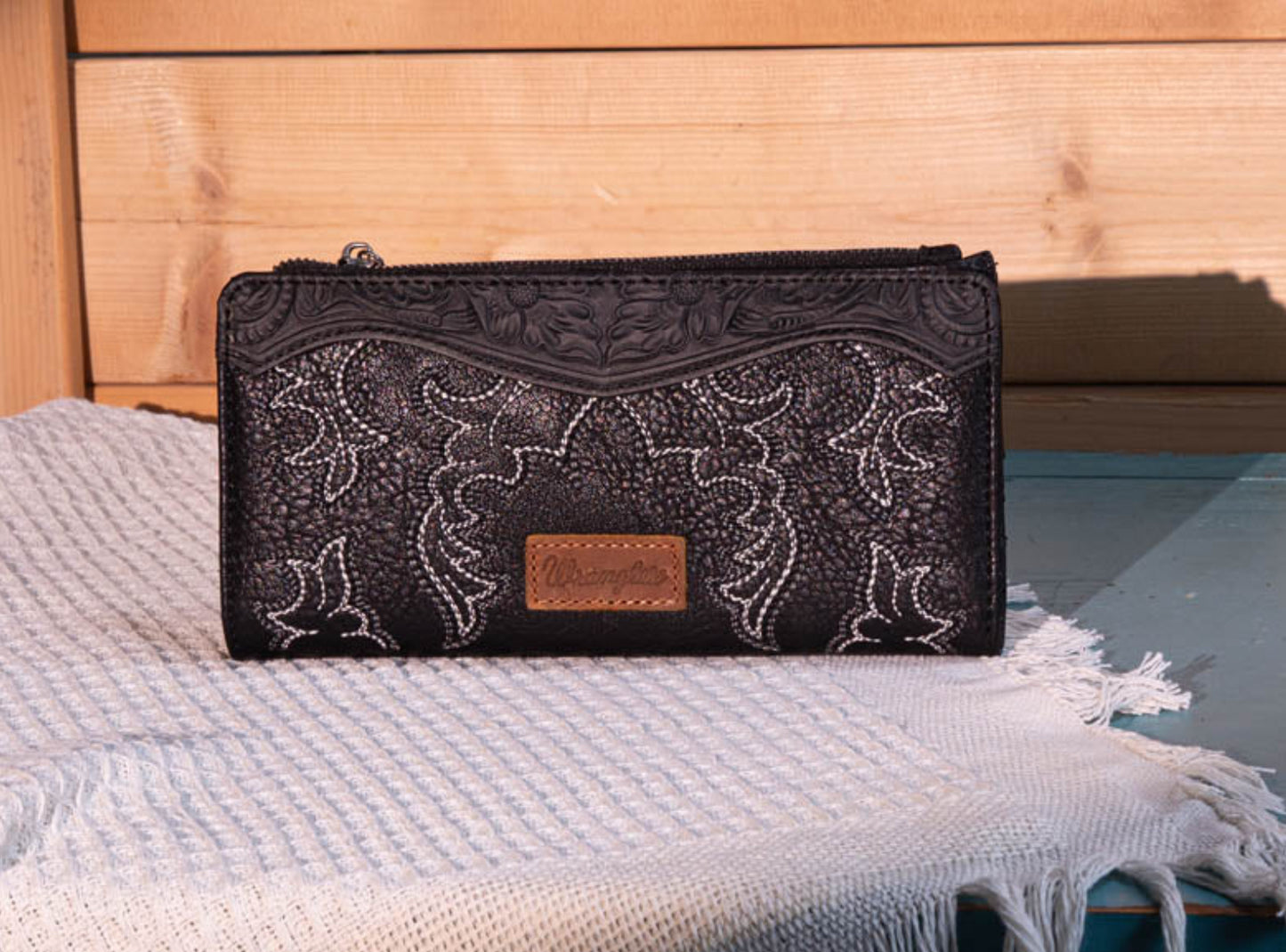 Wrangler Ladies Wallet, Embroidered Bi-Fold - Black WG145-212BK