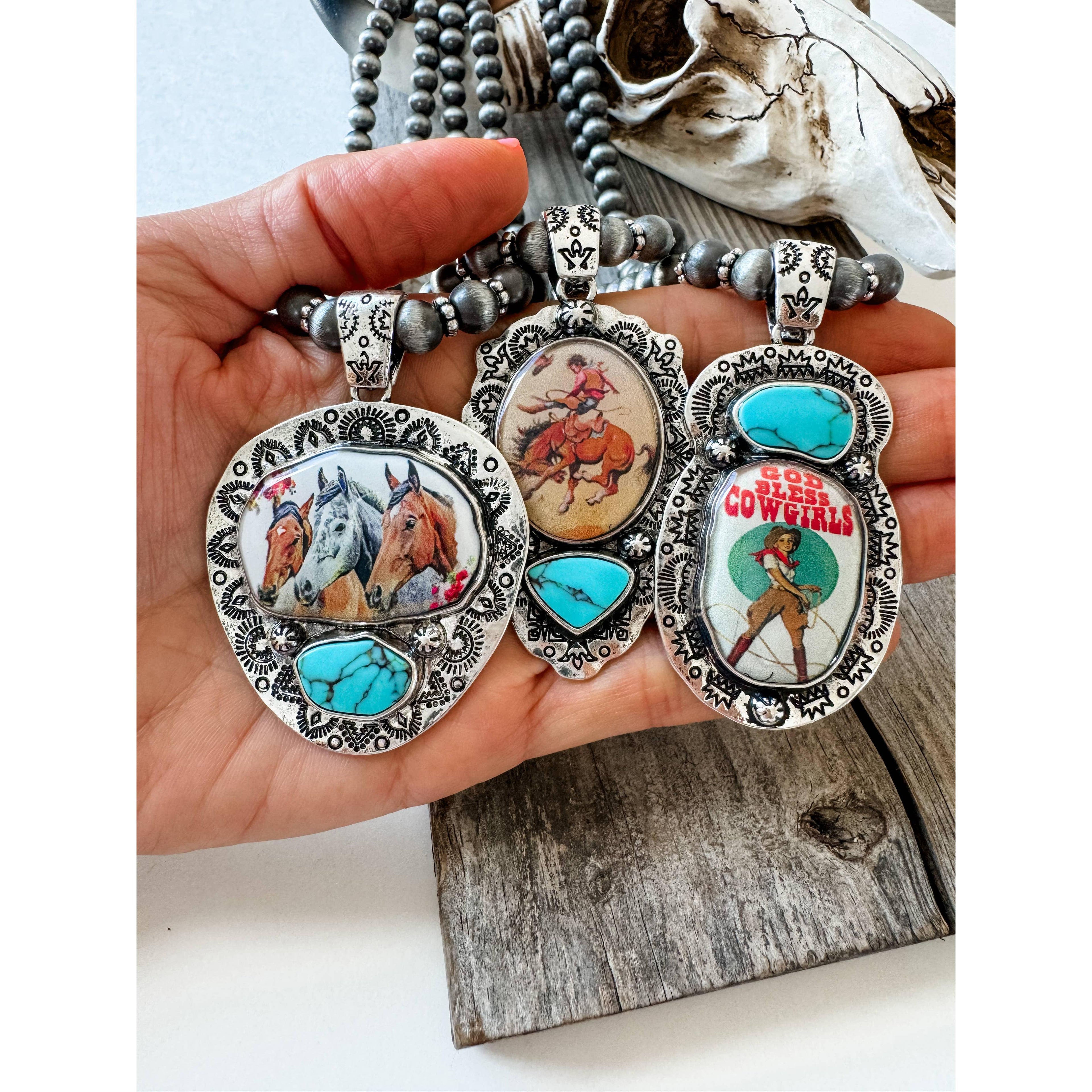 Boho Ranch Shop - Western Print Pendant Necklace - Navajo Style Pearl