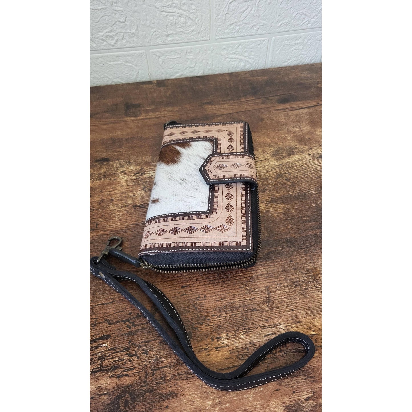 Handcrafted Cowhide Leather Women's Wallet