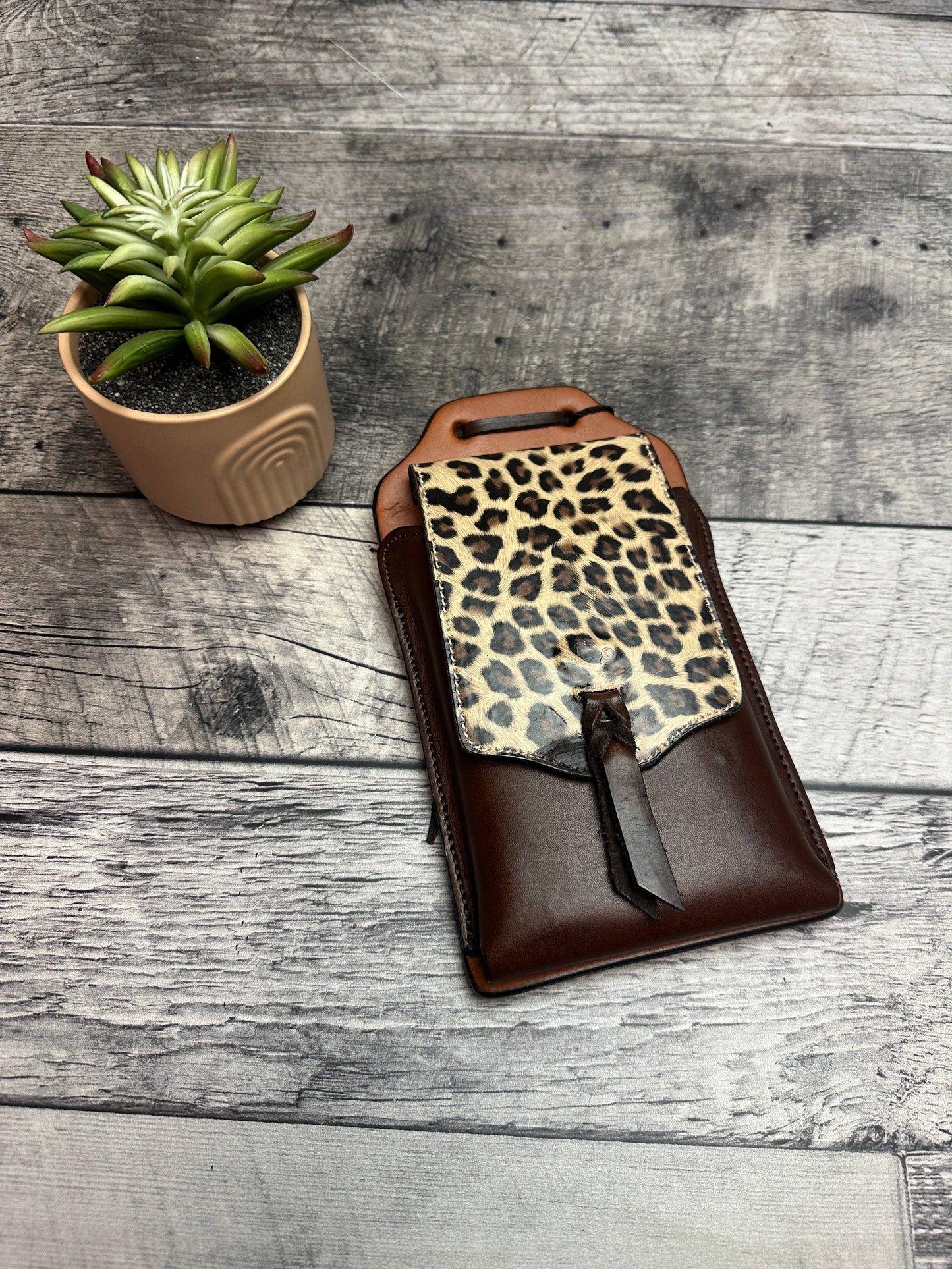 Cell Phone Back Cinch Holder