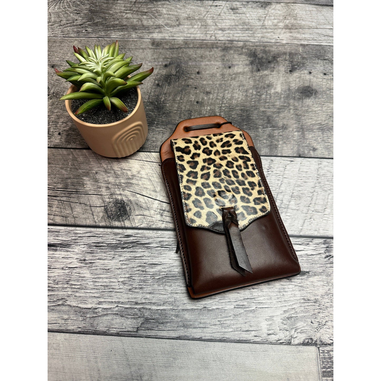 Cell Phone Back Cinch Holder