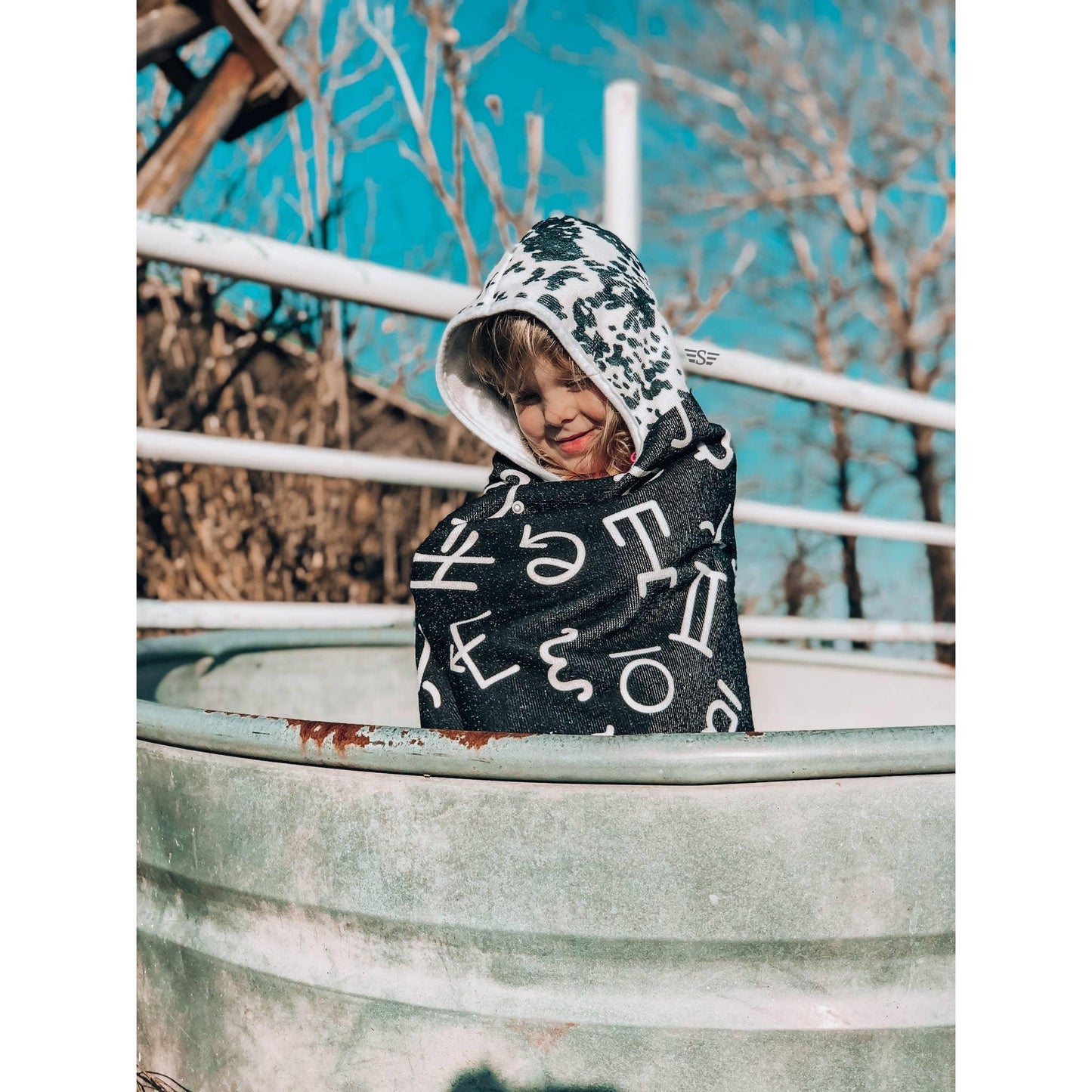 Flying S Company - Kids Wearable Towel with Hood