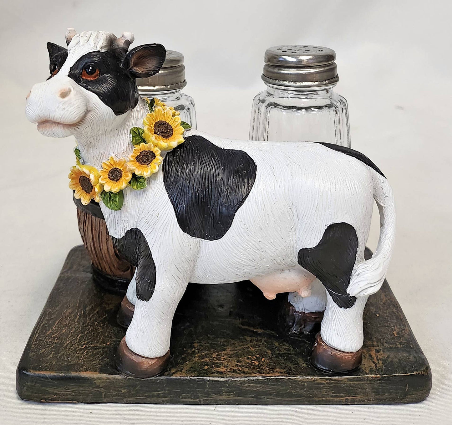 Sunflower Cow Salt & Pepper Shaker Set – Farmhouse Kitchen