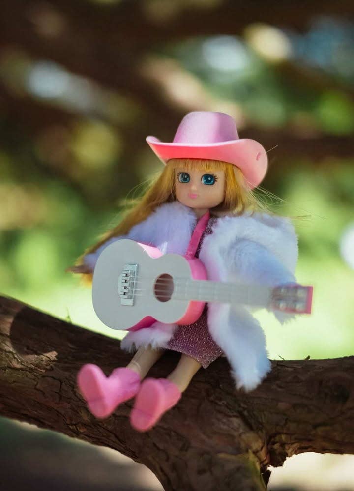Country Girl Lottie
