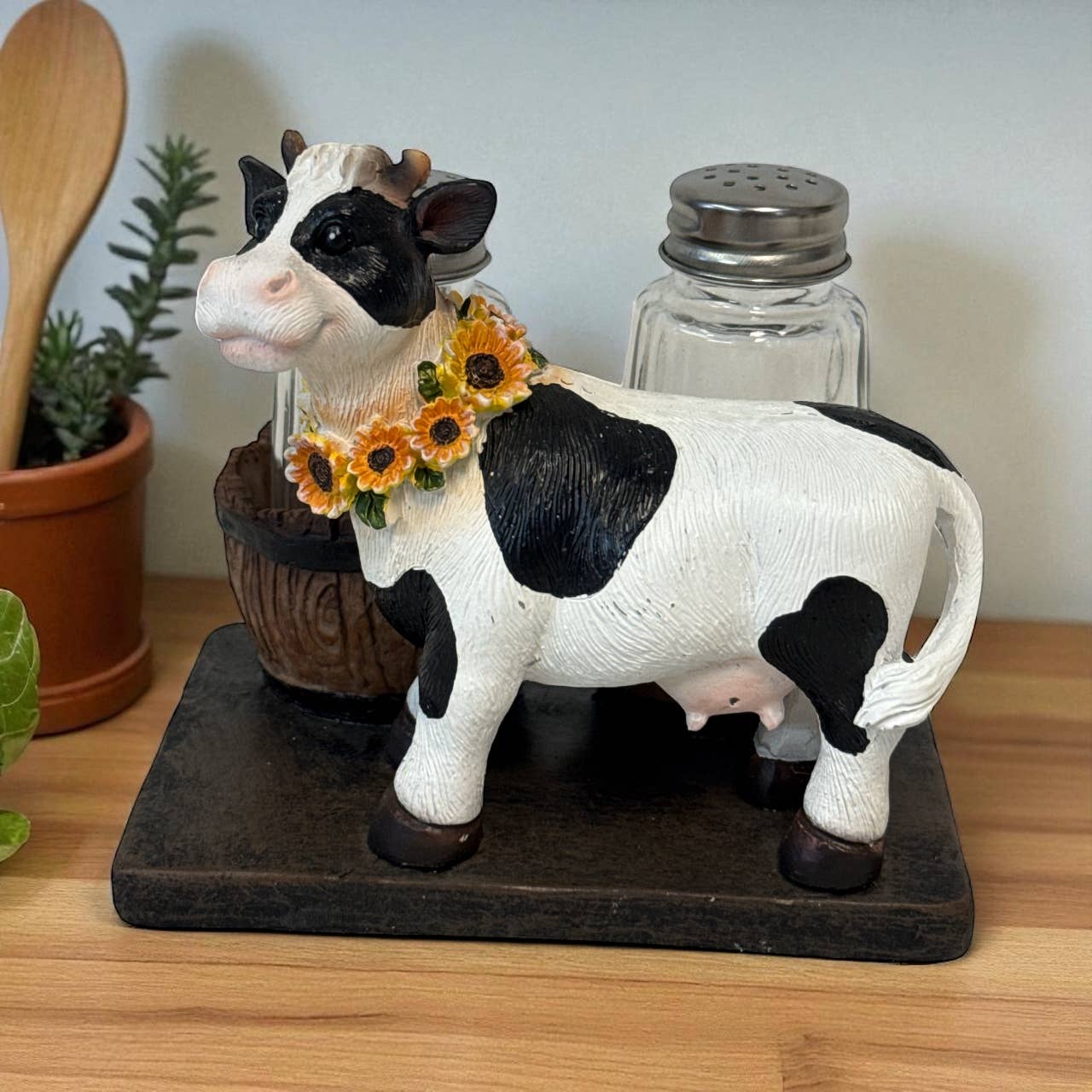 Sunflower Cow Salt & Pepper Shaker Set – Farmhouse Kitchen