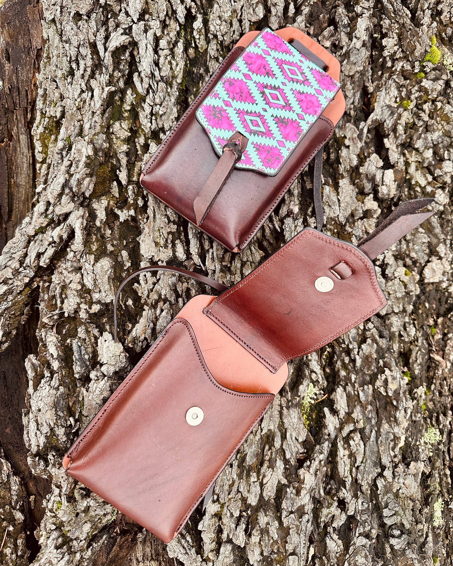 Cell Phone Back Cinch Holder