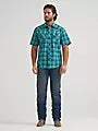 Wrangler Men's Retro® Short Sleeve Sawtooth Pocket Western Snap Shirt 112381880