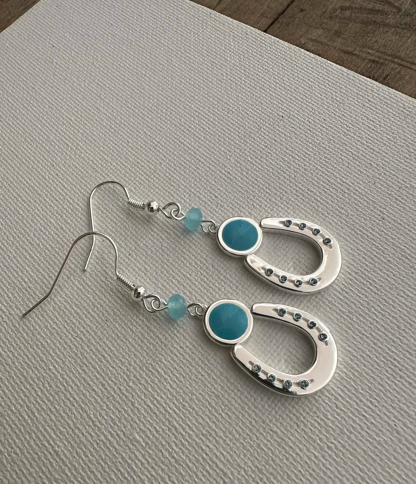 Horseshoe Aua Bead ER WIRE Jewelry