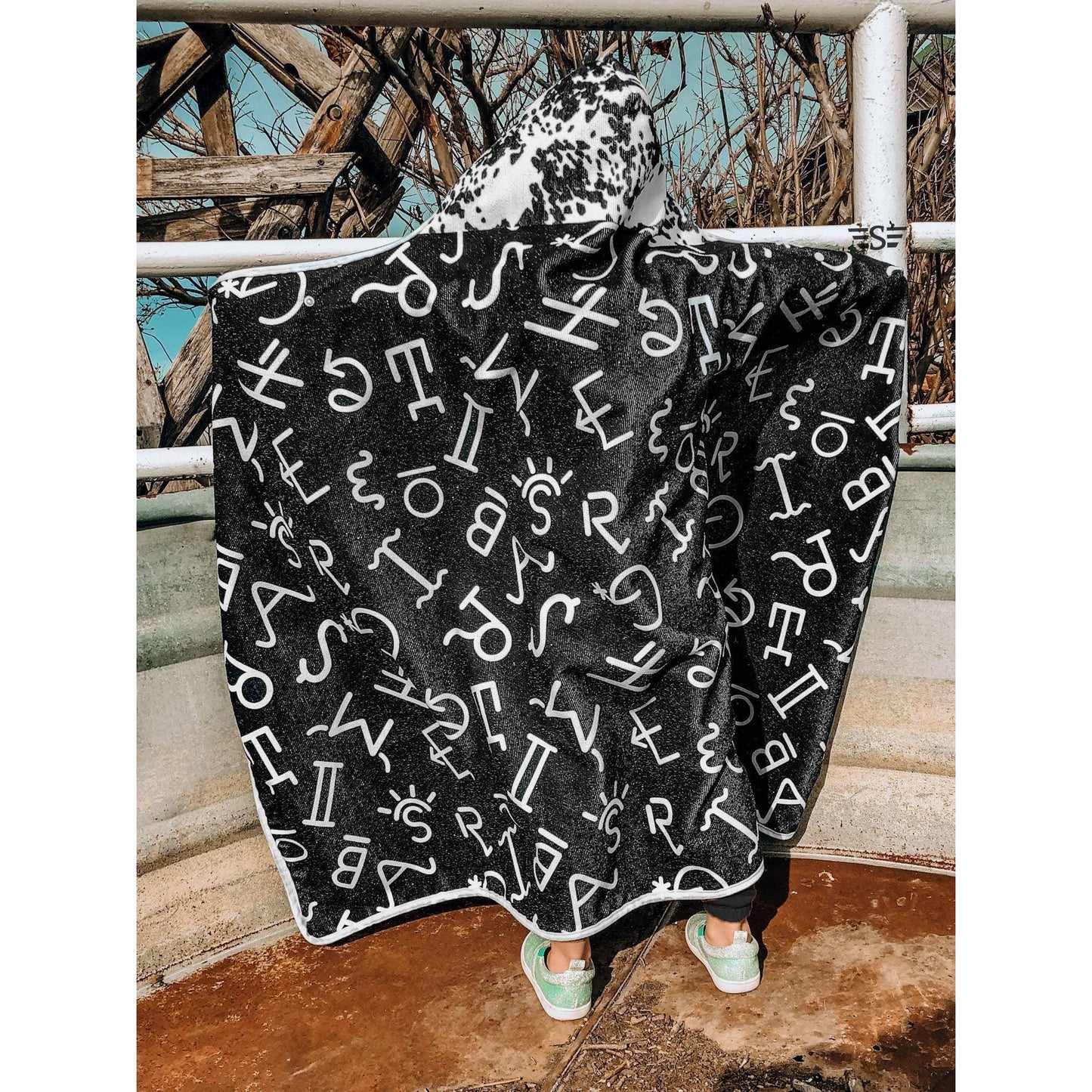 Flying S Company - Kids Wearable Towel with Hood
