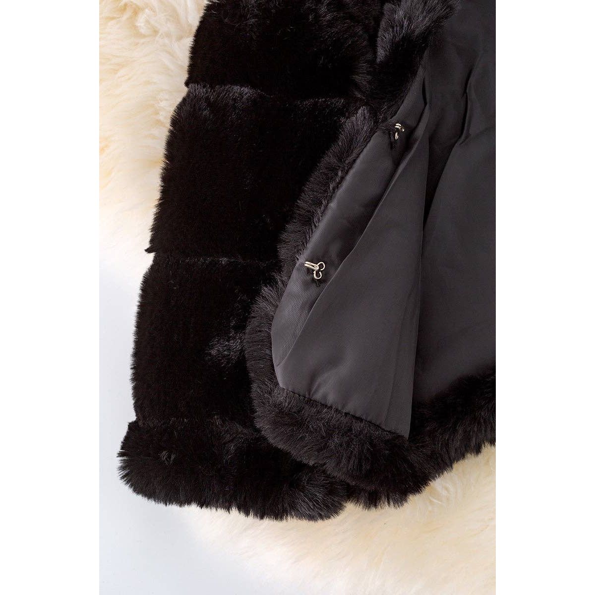 Black faux fur cozy jacket. TPG40413 LOI