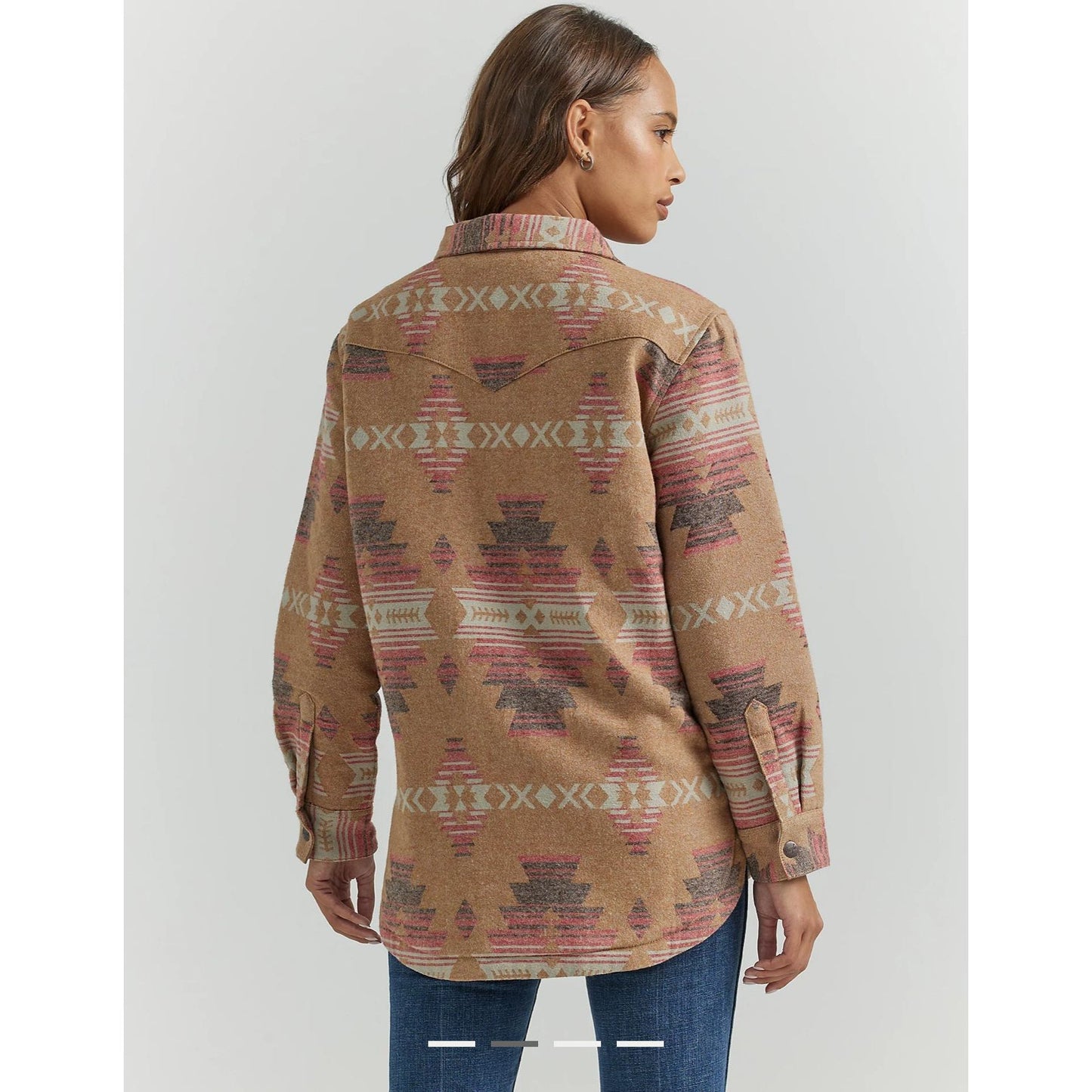 WOMEN'S WRANGLER SOUTHWESTERN PRINT SHACKET IN DUNE