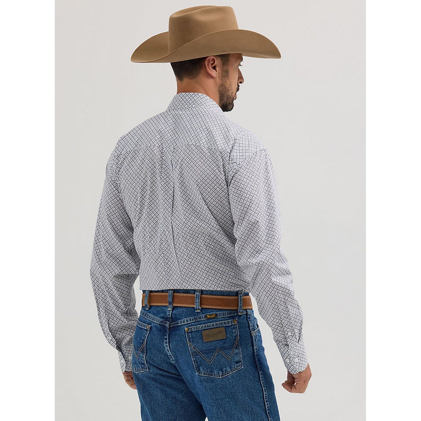 WRANGLER® GEORGE STRAIT™ LONG SLEEVE BUTTON DOWN ONE POCKET SHIRT IN BARS WHITE