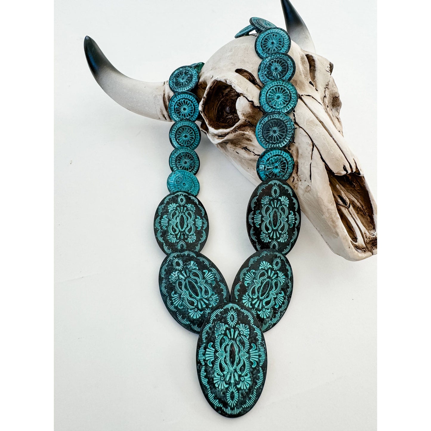 Western Oval Concho Overlapped Necklace