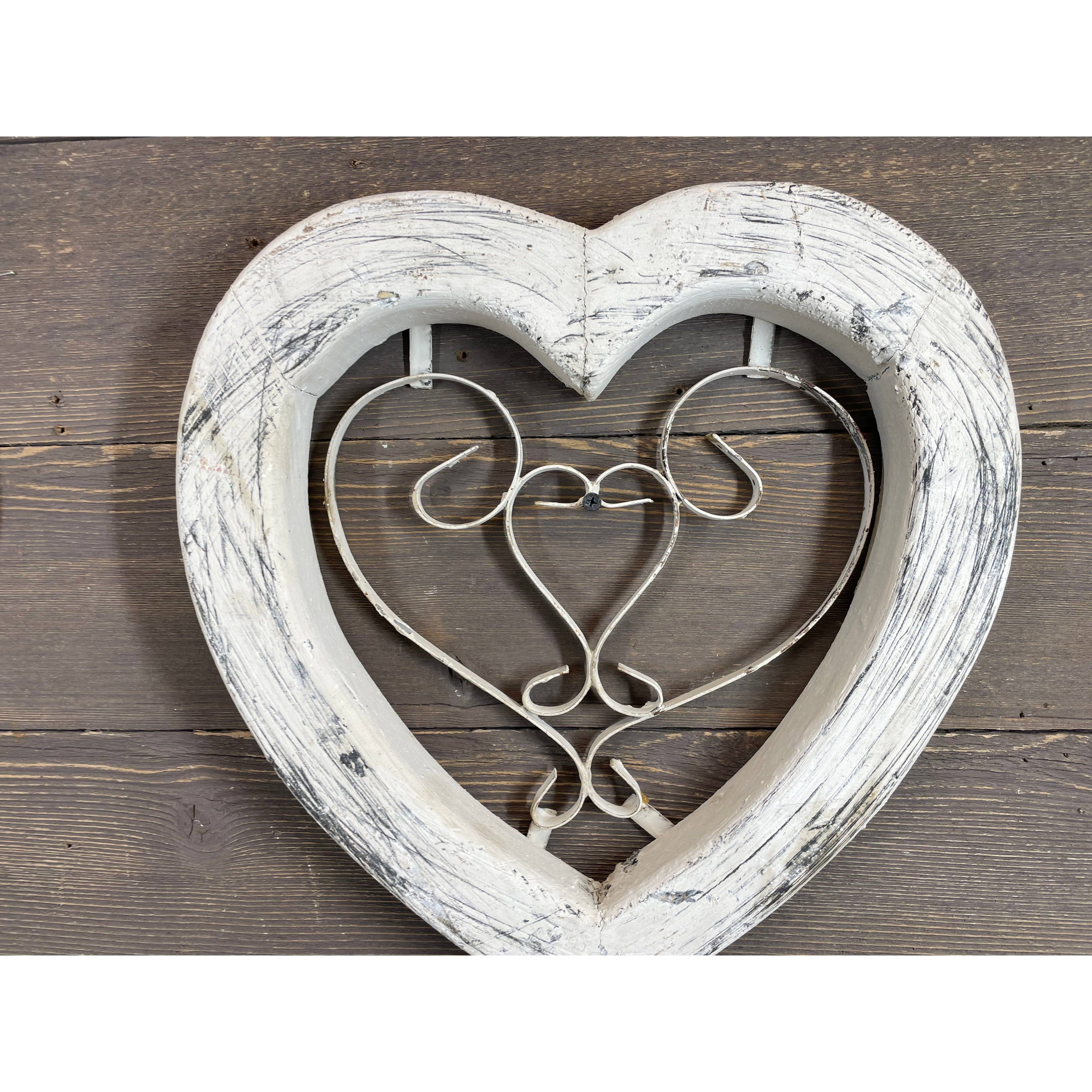 Farm Heart 13 in Wood & Iron Vintage White