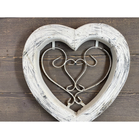 Farm Heart 13 in Wood & Iron Vintage White