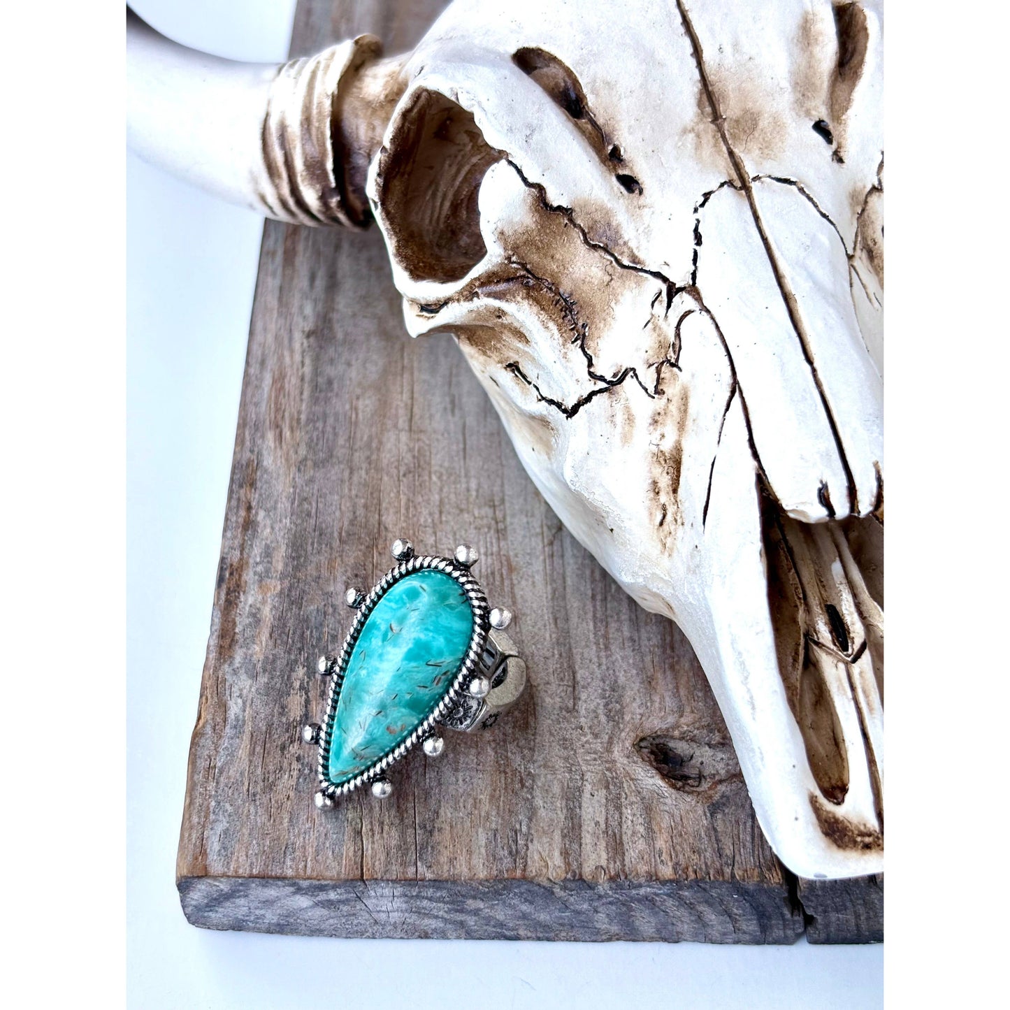 Western Style Teardrop Turquoise Stone Stretch Ring