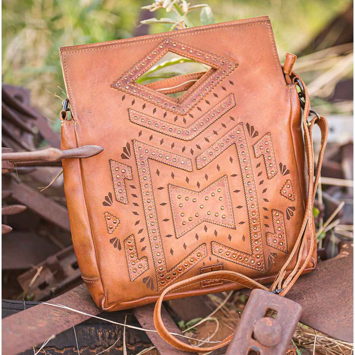 WAYFARER CROSSBODY