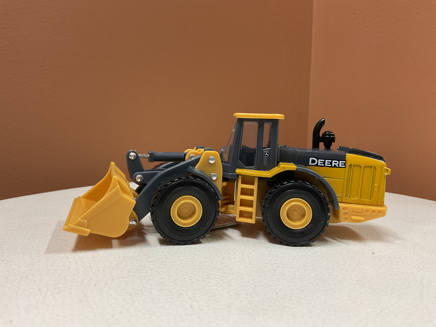 Tomy Cast-iron Big Equipment Turcks