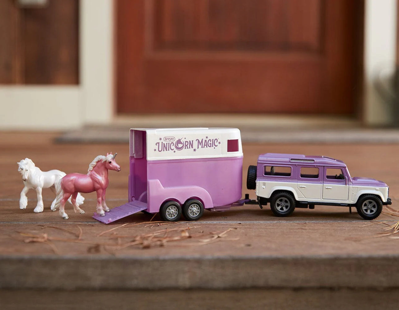 Breyer Unicorn Land Rover and Tag-A-Long Trailer B-SM-10250