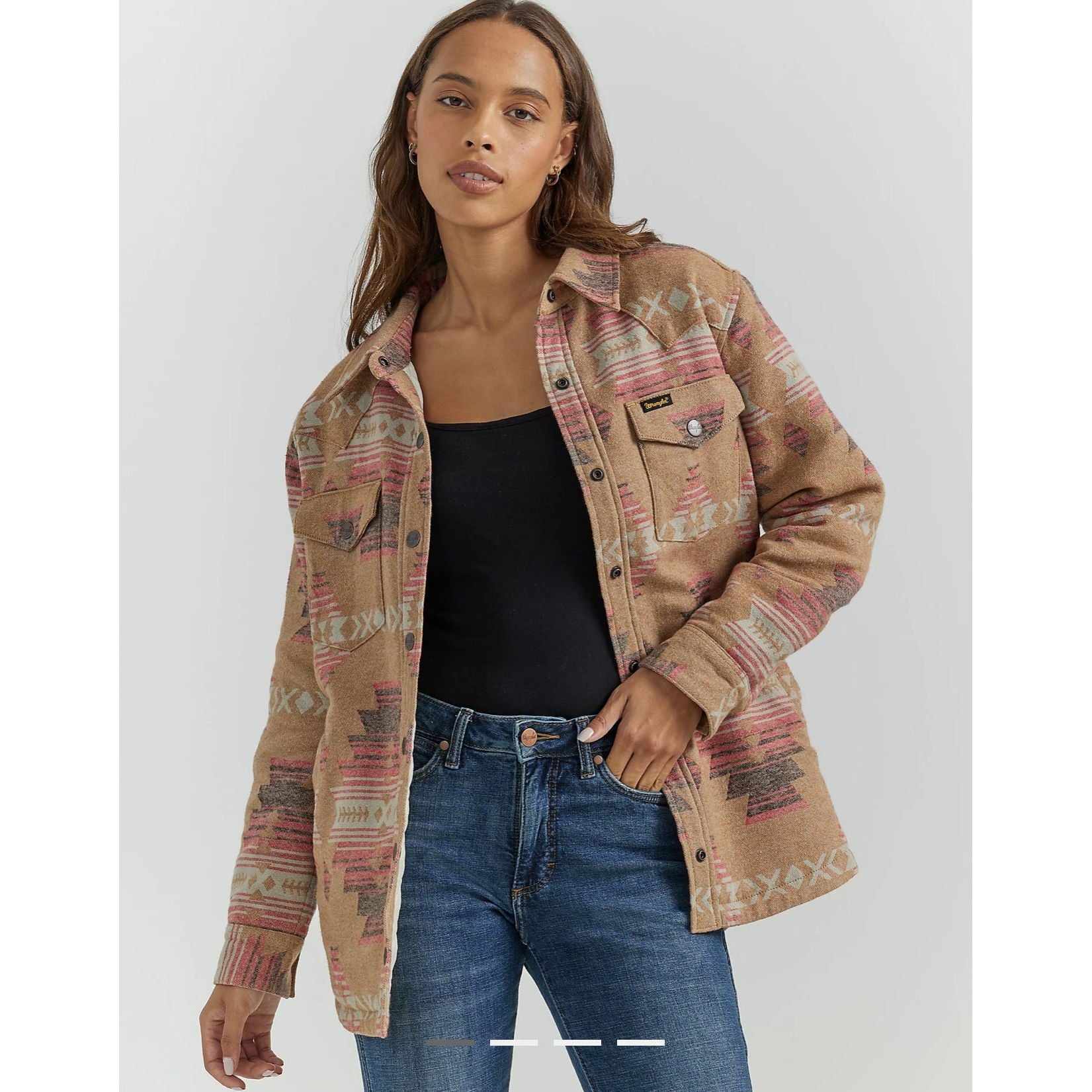 WOMEN'S WRANGLER SOUTHWESTERN PRINT SHACKET IN DUNE