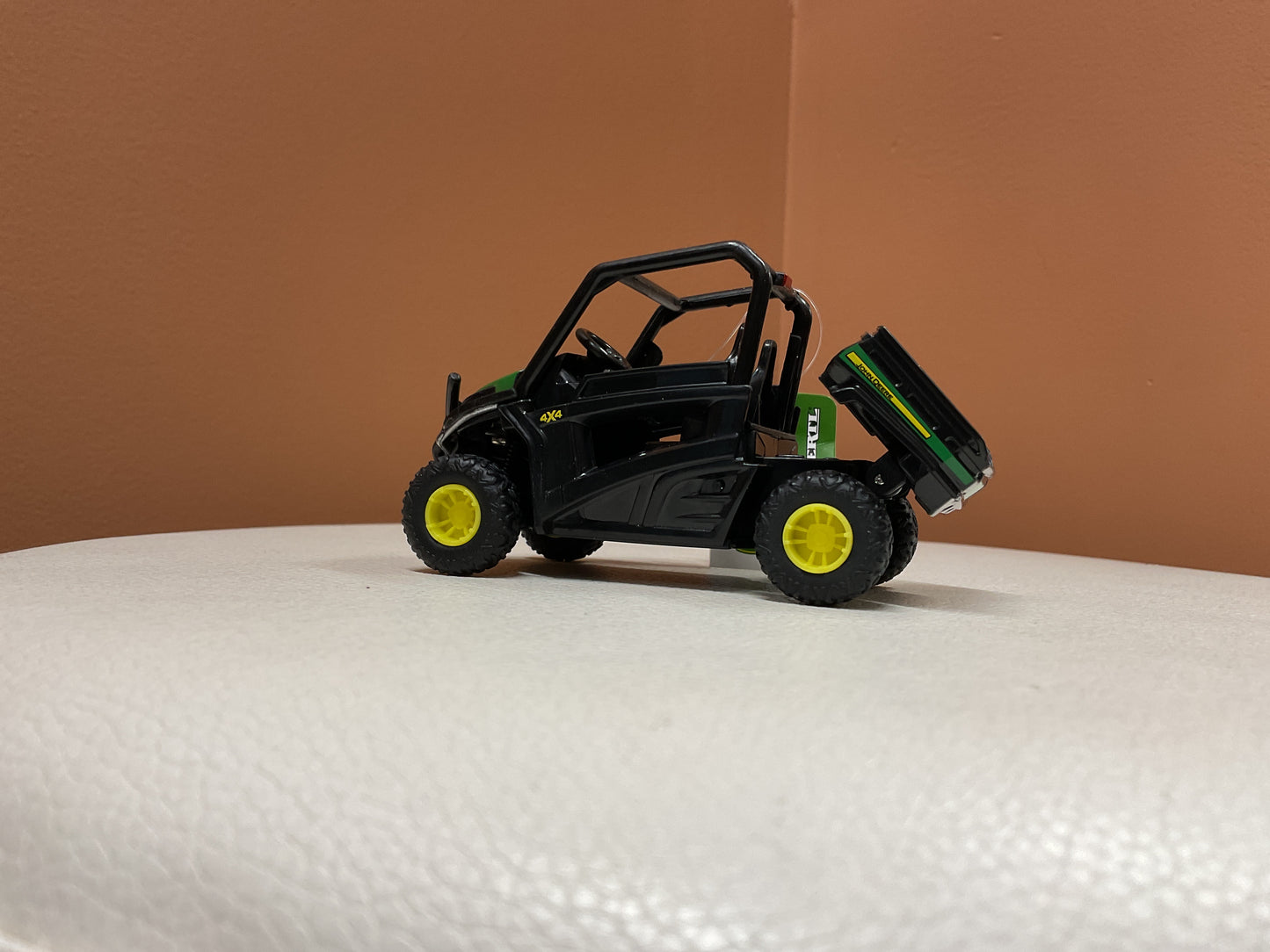 Tomy Plastic John Deere RSX860 Model Toy