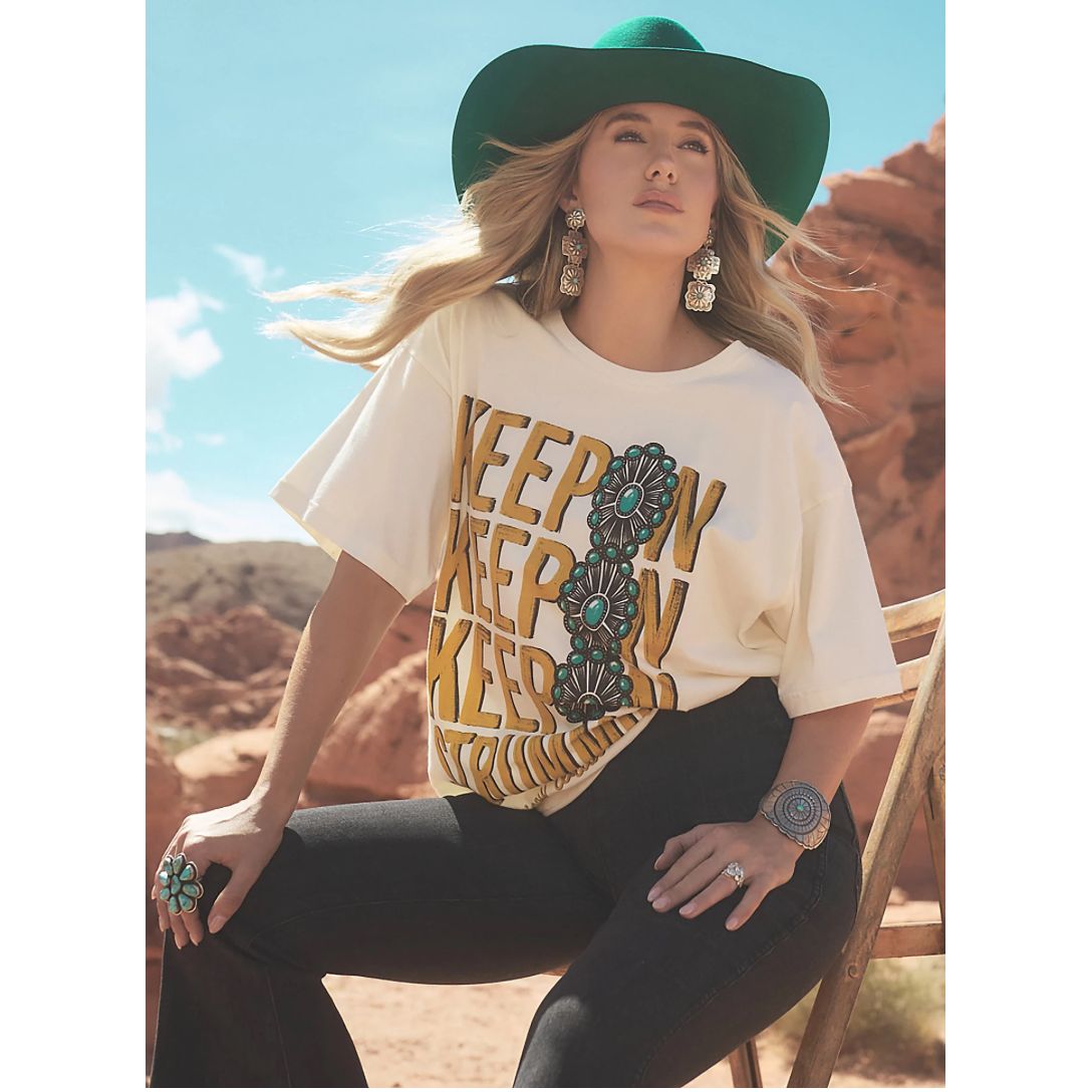 WRANGLER X LAINEY WILSON, OVERSIZED TEE, Keep On Strummin| 112370394