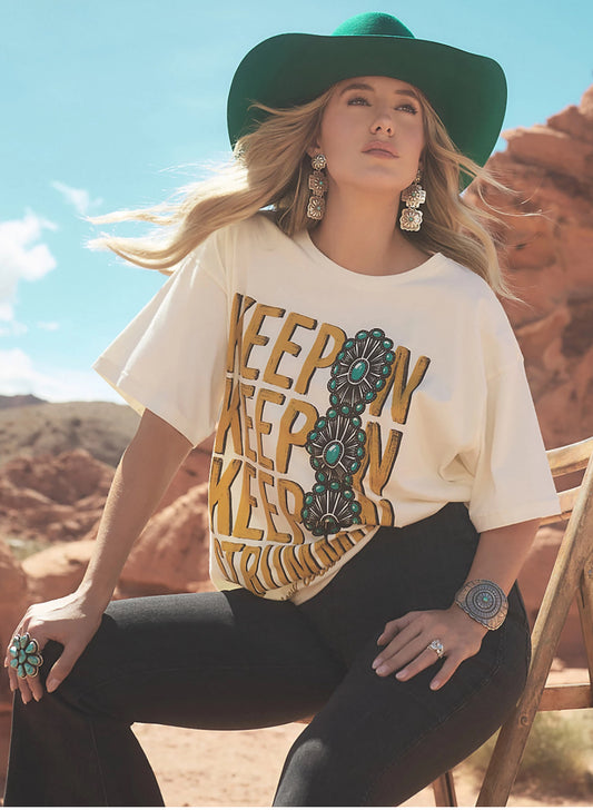 WRANGLER X LAINEY WILSON, OVERSIZED TEE, Keep On Strummin| 112370394
