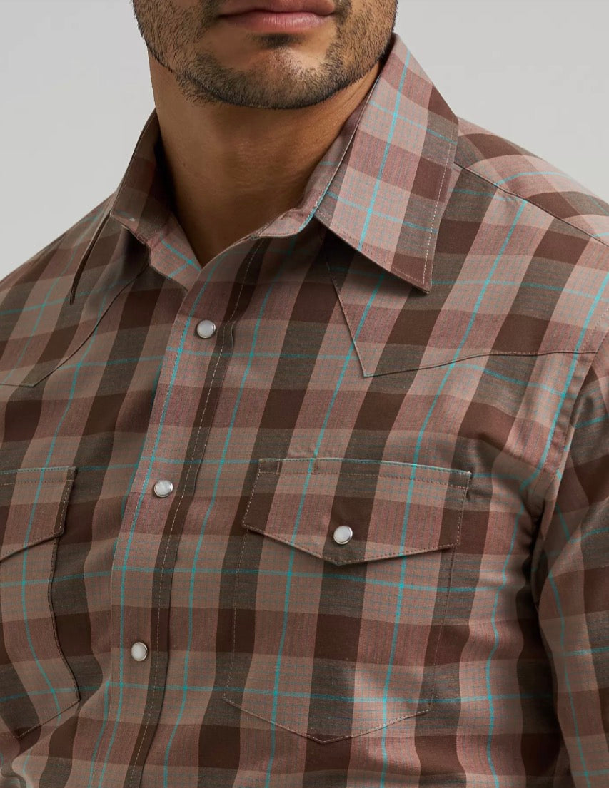 Wrangler Men's Classic Fit Long Sleeve  112381649