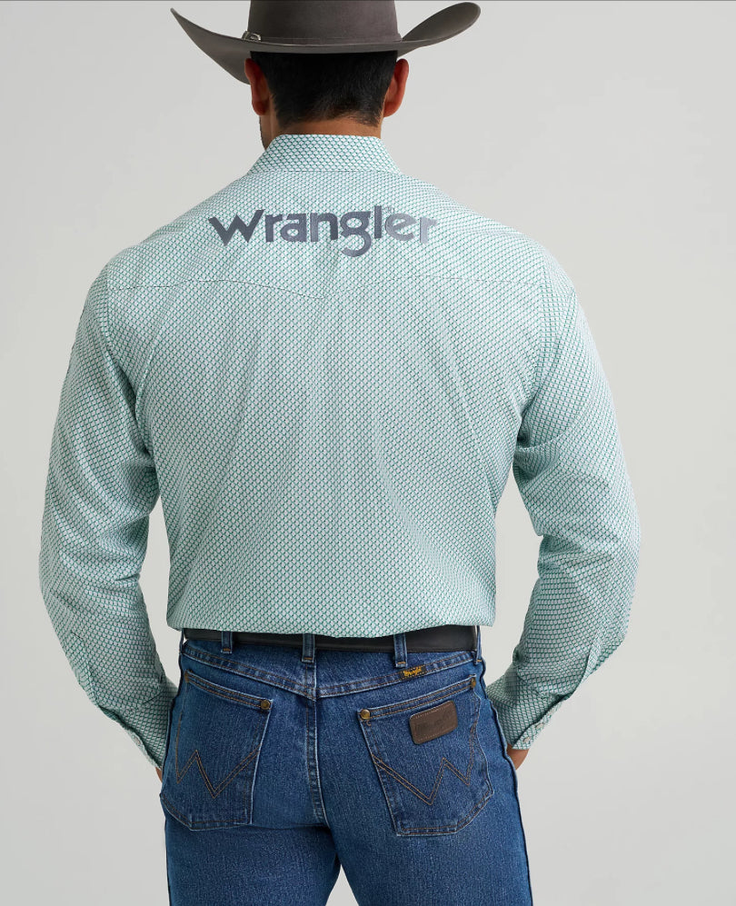 Wrangler Men's Classic Fit Long Sleeve  112367729