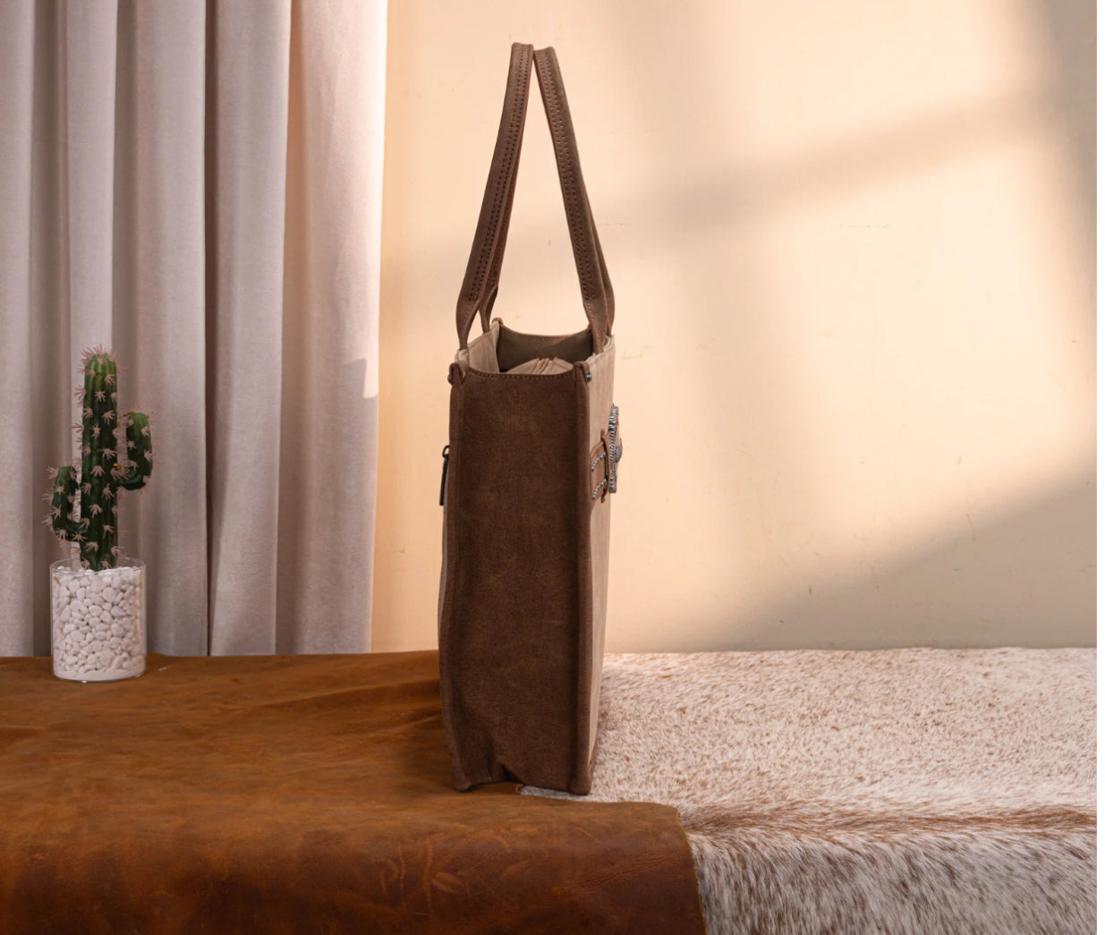 WRANGLER Buckle Concealed Carry Large Tote- WG250-8119TN