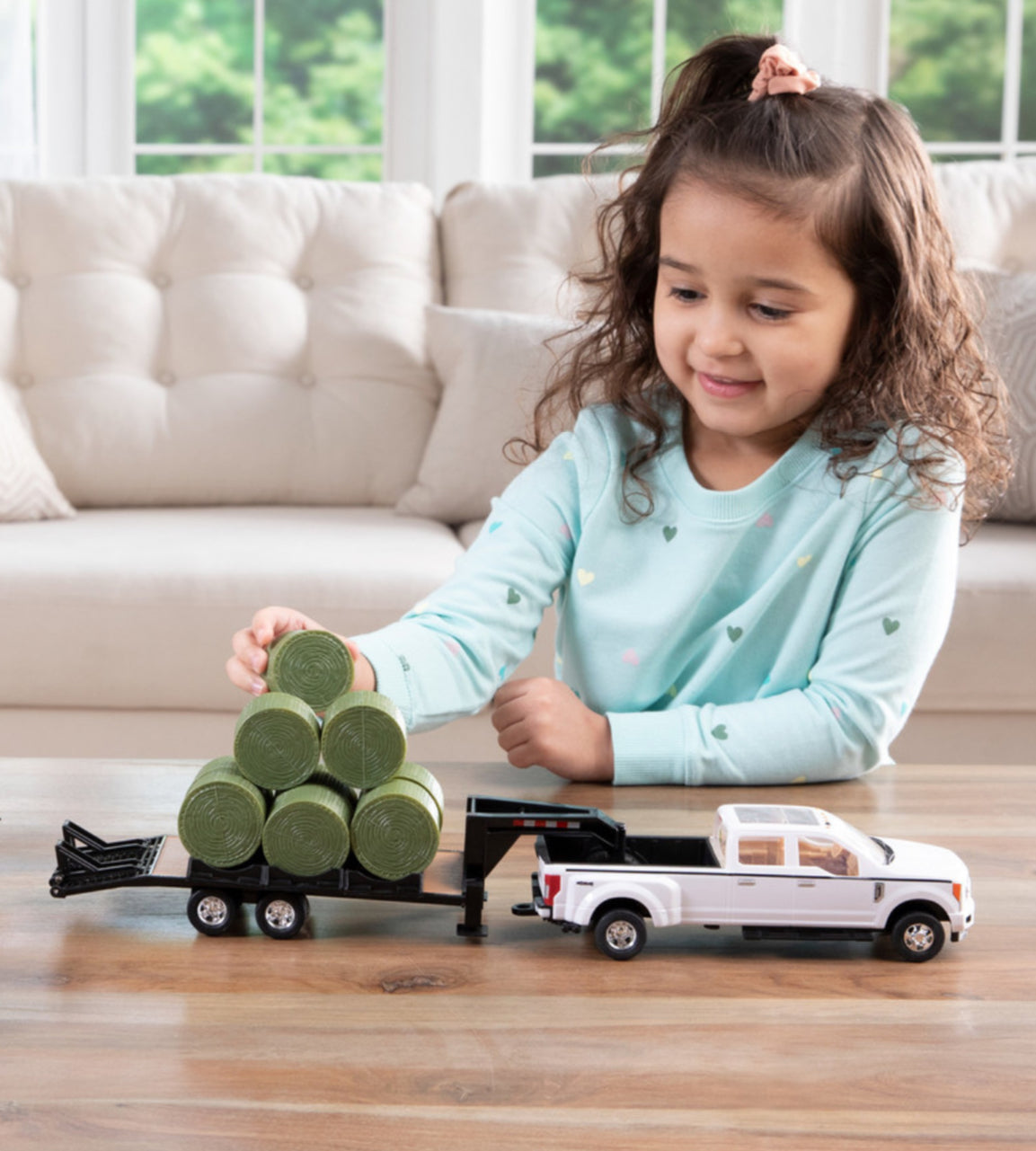 Ford F-350, Gooseneck Trailer & Bales by “Big Roads” Toy LP68114