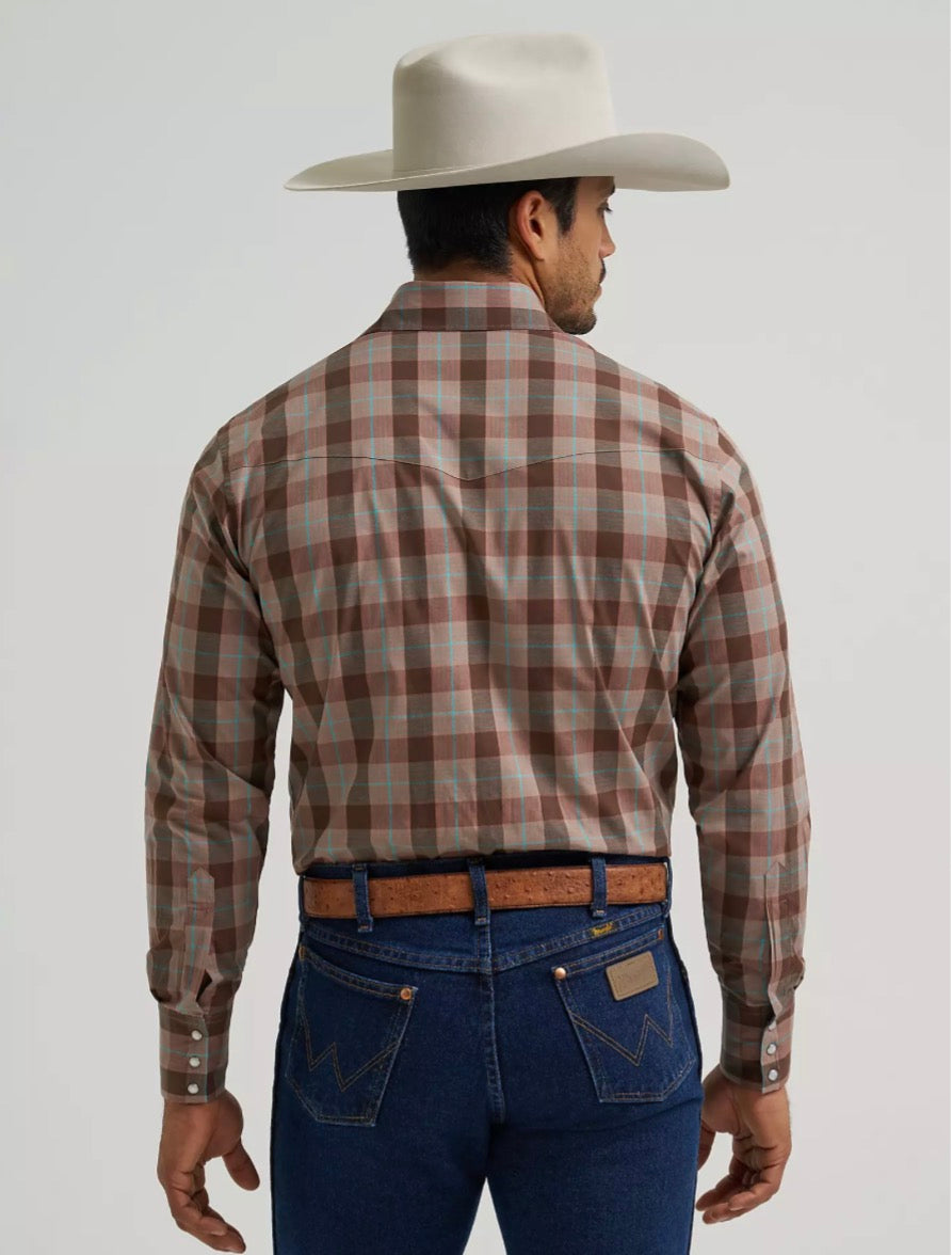 Wrangler Men's Classic Fit Long Sleeve  112381649
