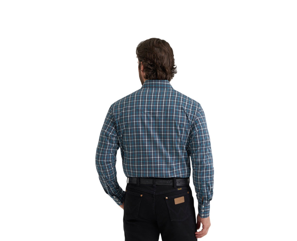 Wrangler Men's Classic Fit Long Sleeve  112381651