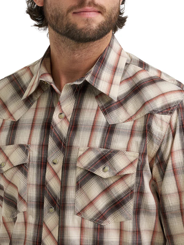 Wrangler Men's Classic Fit Long Sleeve  112381479