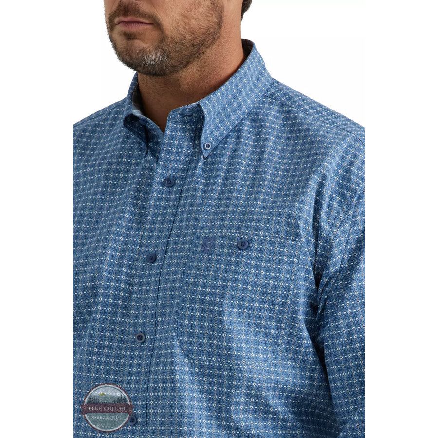 Wrangler Men's George Strait Blue Geometric Relaxed Fit Long Sleeve