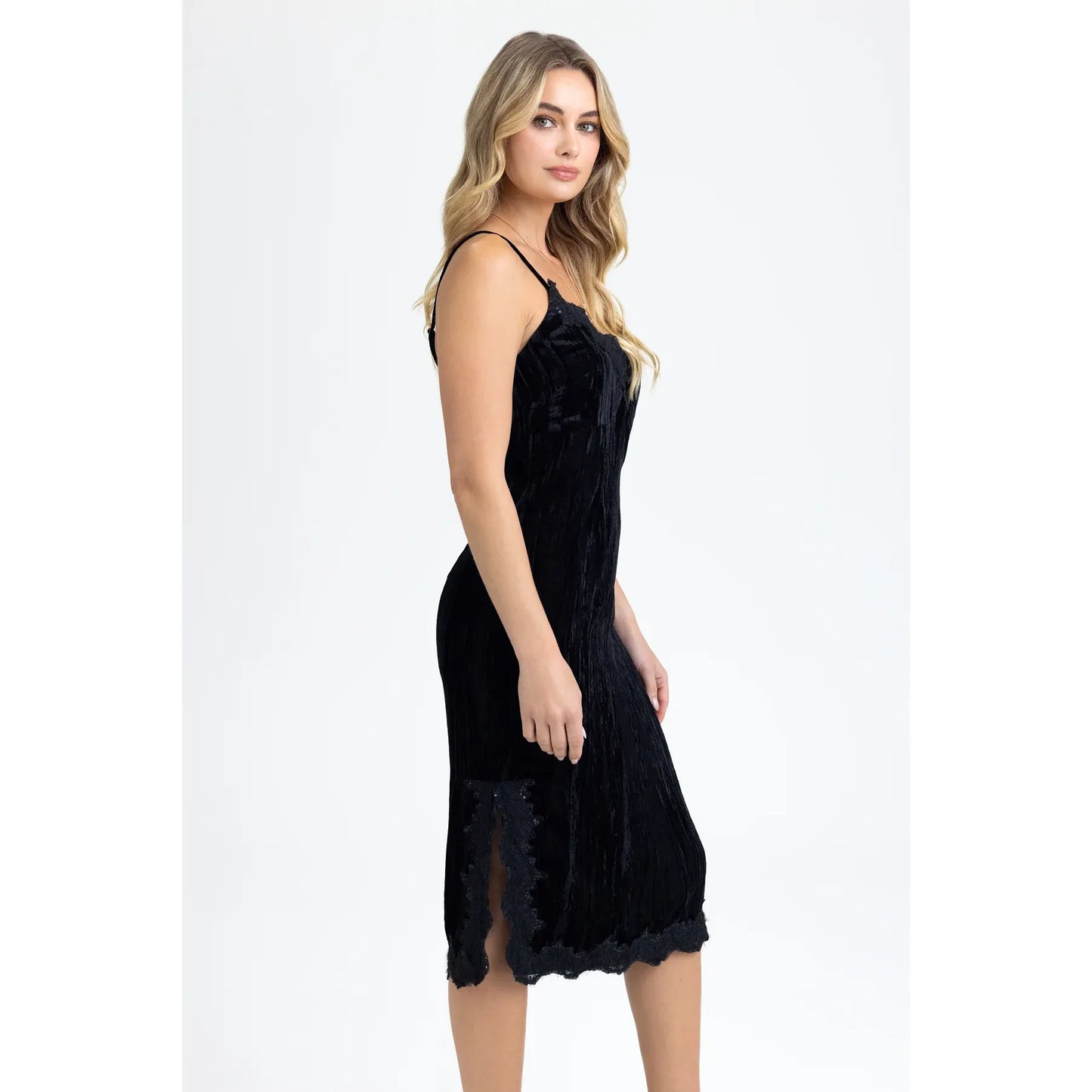 Miss Me - Joyce Velvet Dress