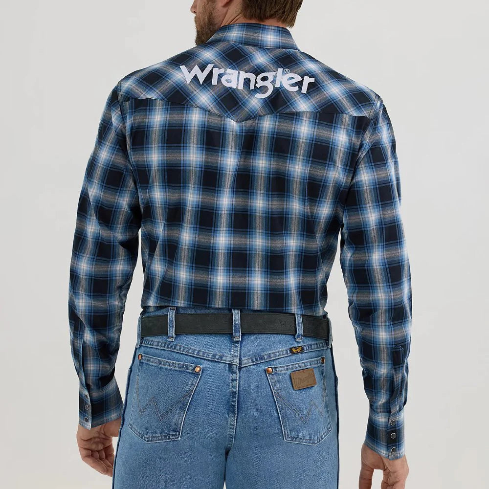 MEN'S WRANGLER® LOGO LONG SLEEVE BUTTON-DOWN PLAID SHIRT