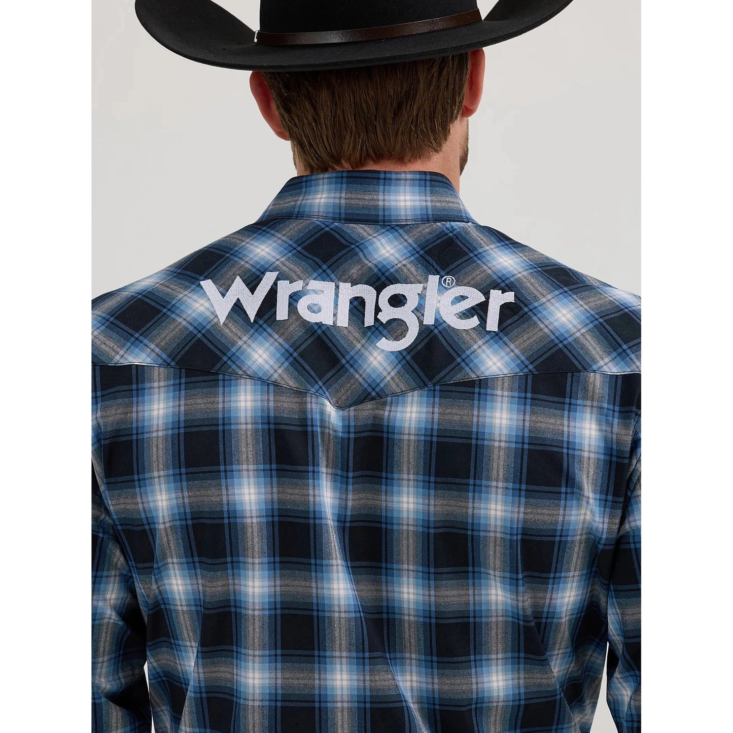 MEN'S WRANGLER® LOGO LONG SLEEVE BUTTON-DOWN PLAID SHIRT