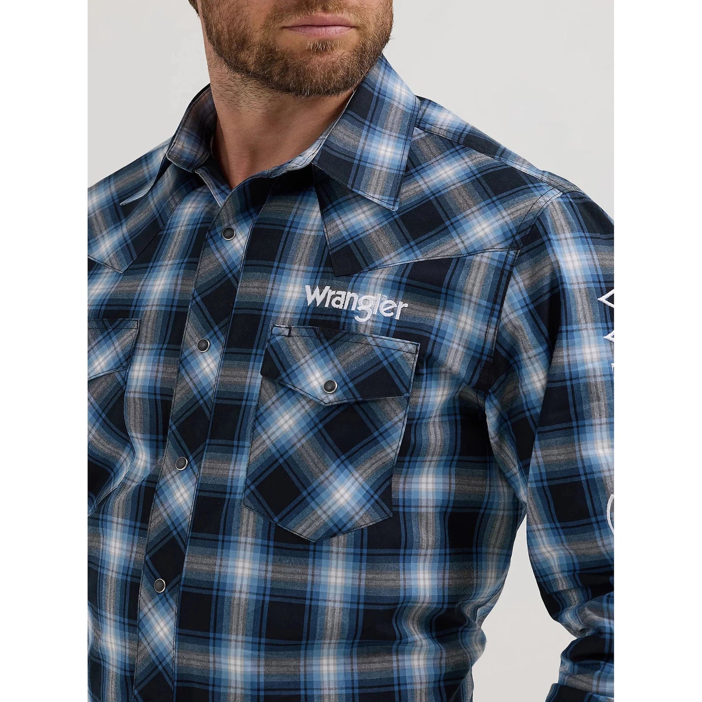 MEN'S WRANGLER® LOGO LONG SLEEVE BUTTON-DOWN PLAID SHIRT