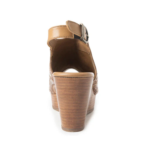 Myra Mila's Trail Sandals in Brown s-11983