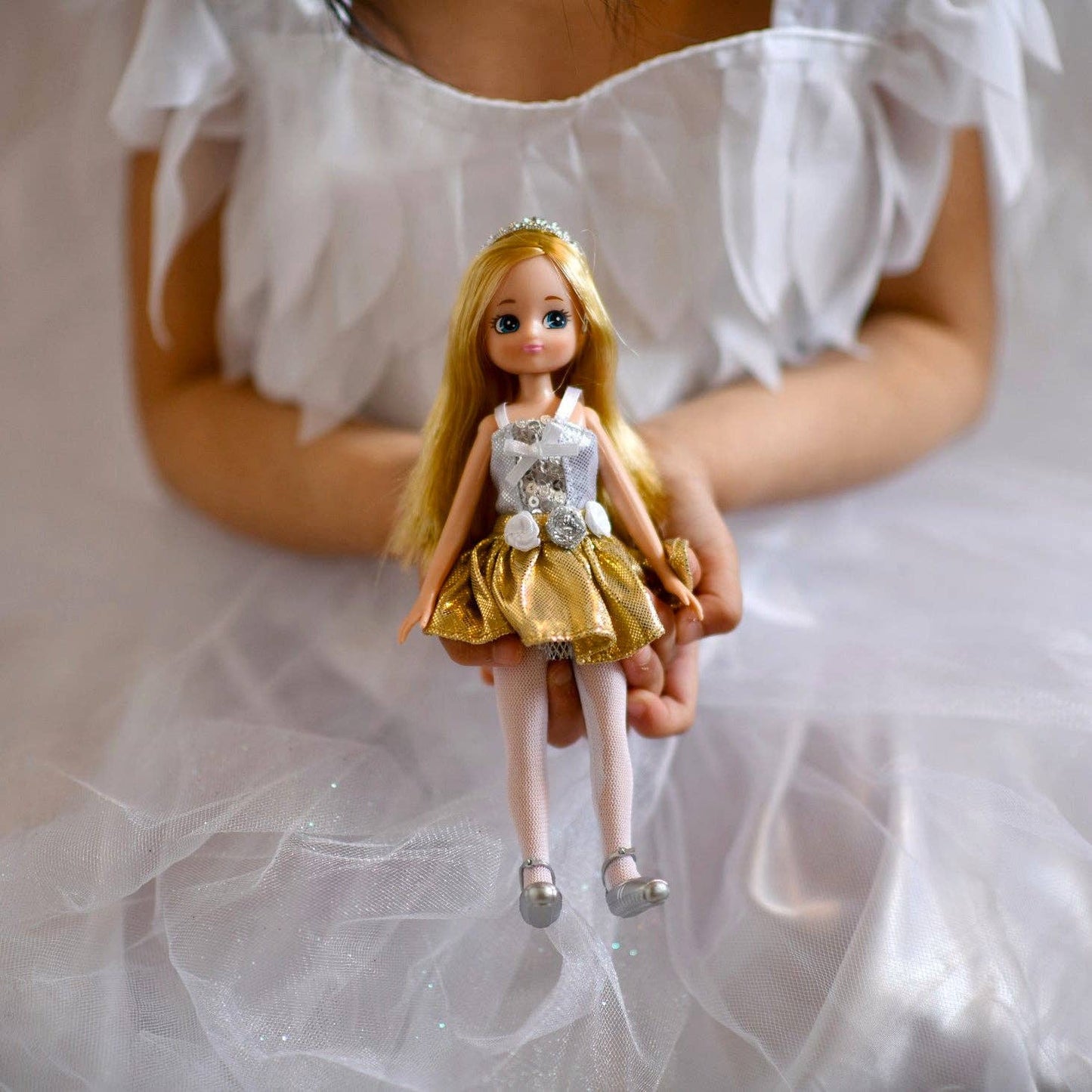Swan Lake – Kids Fashion Doll (Ages 4–9)