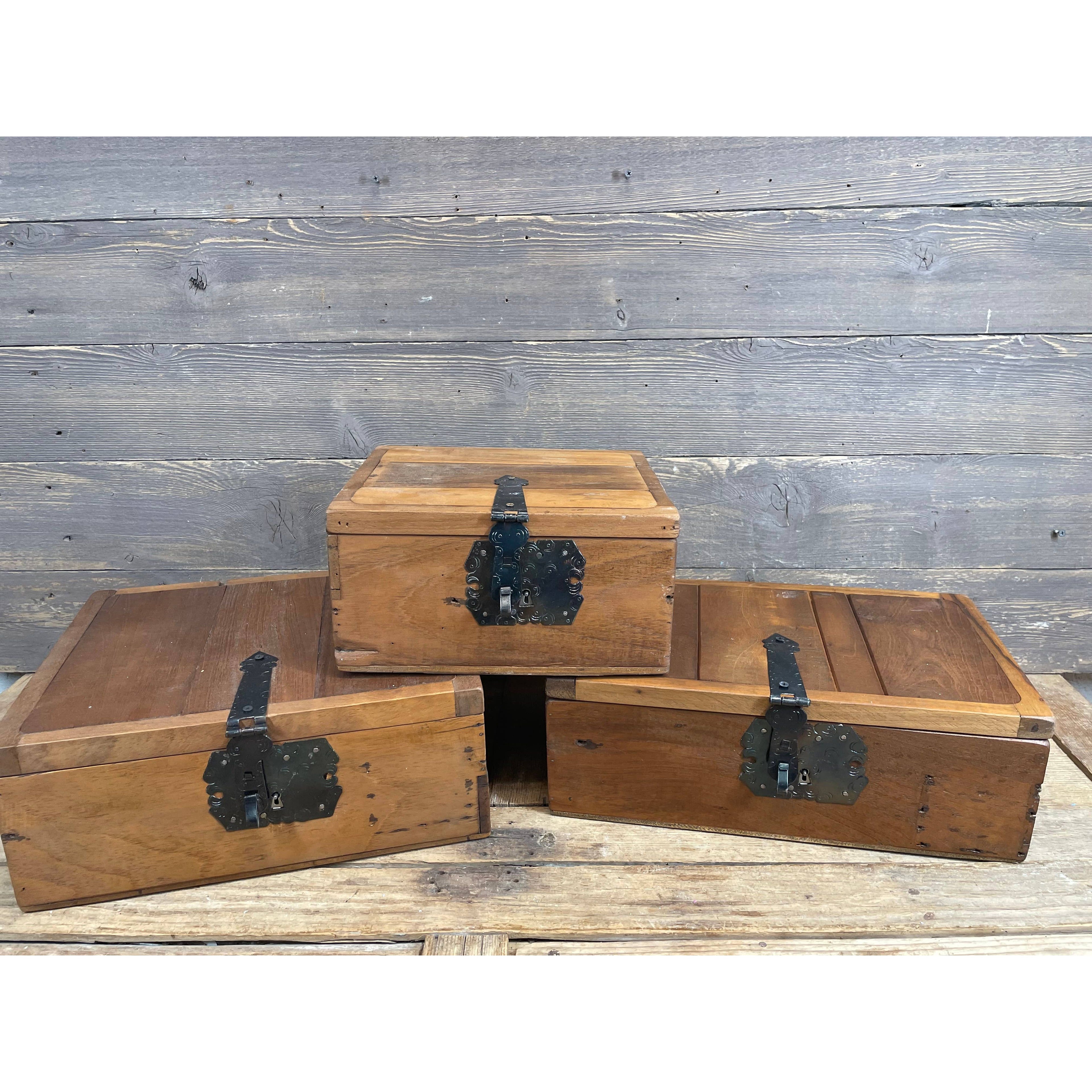 Tejas Ranch Reclaimed Old Mahogany Wood Box w/ Lock and Key 2