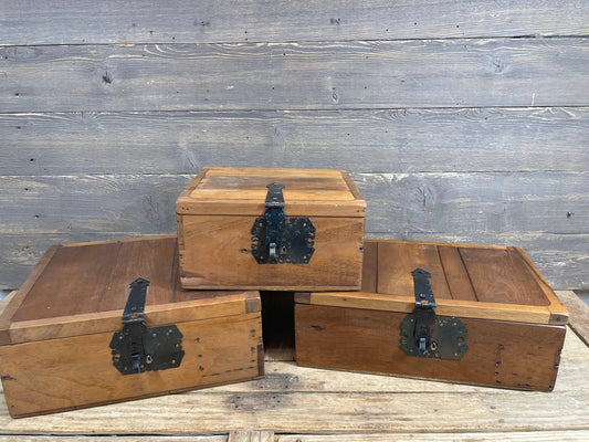 Tejas Ranch Reclaimed Old Mahogany Wood Box w/ Lock and Key 2