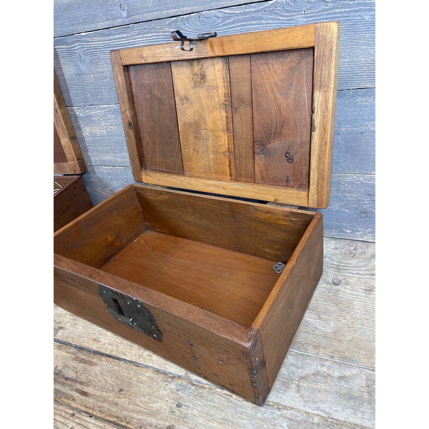 Tejas Ranch Reclaimed Old Mahogany Wood Box w/ Lock and Key 2