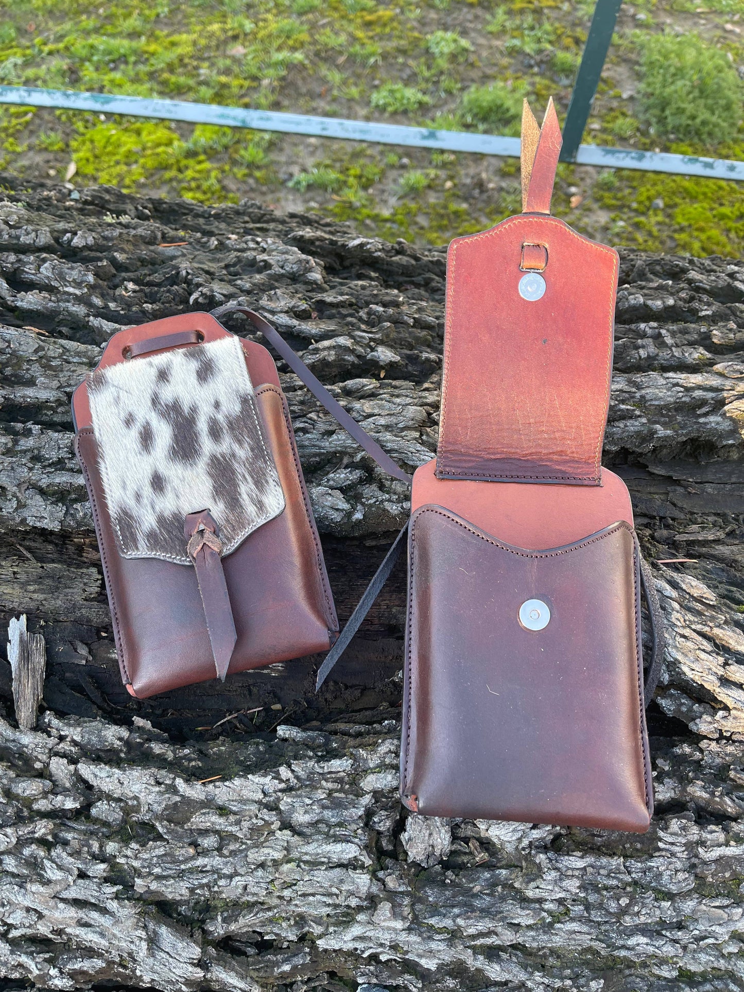 Cell Phone Back Cinch Holder