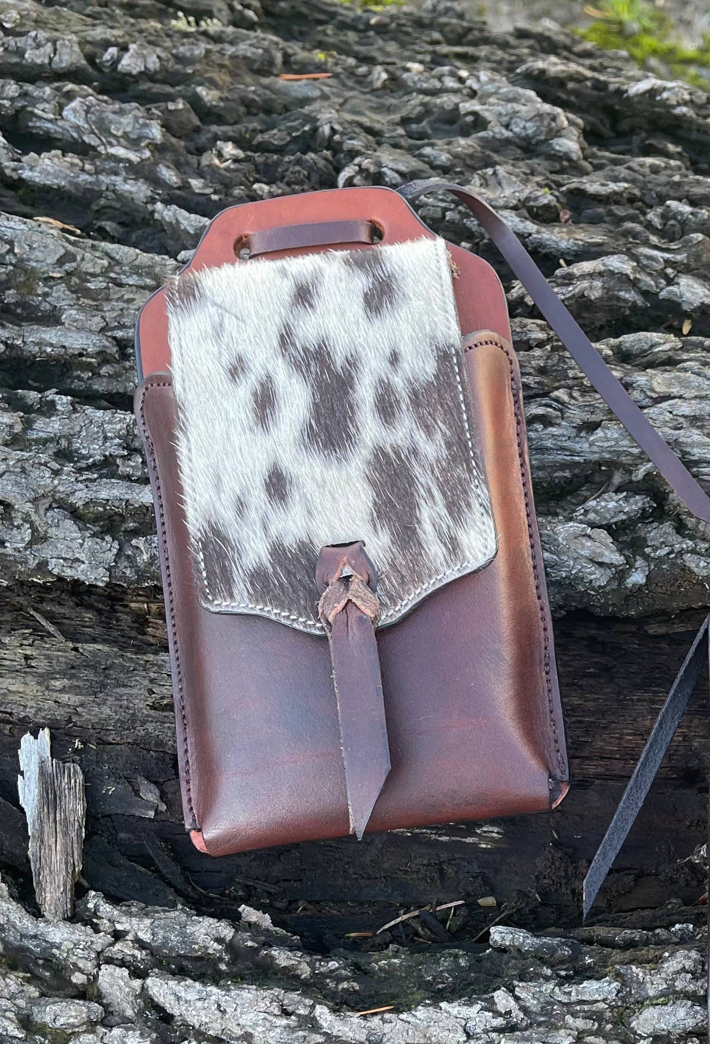 Cell Phone Back Cinch Holder